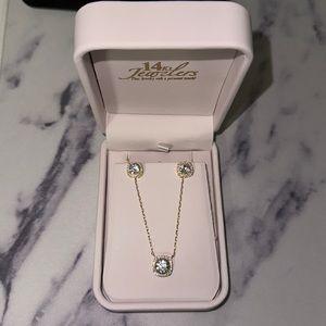 14KT YELLOW GOLD PLATED CUBIC ZIRCONIA WITH HALO NECKLACE AND MATCHING STUDS.
